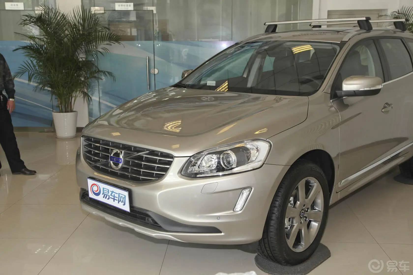 沃尔沃XC60(进口)3.0T T6 智逸版车头局部