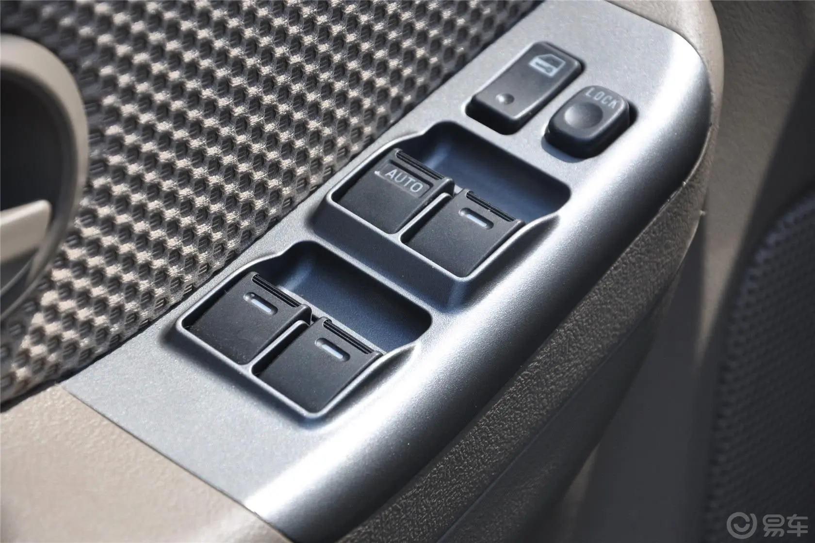 宝典新超值版 2.0L 手动 两驱 舒适型 汽油 国V车窗升降键