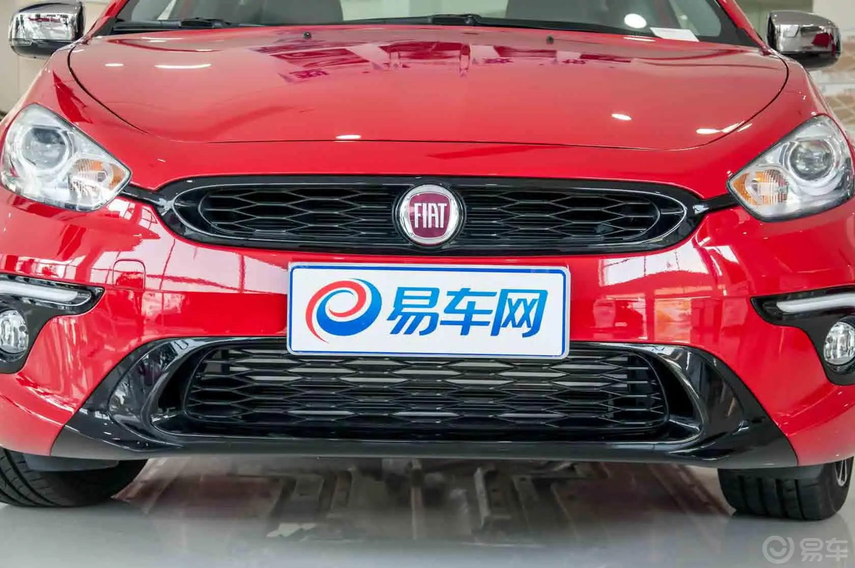 致悦1.4T 双离合 运动版前格栅侧俯拍