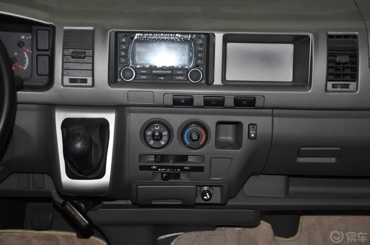 凯歌2.7L 手动 汽油版 豪华版中控台整体