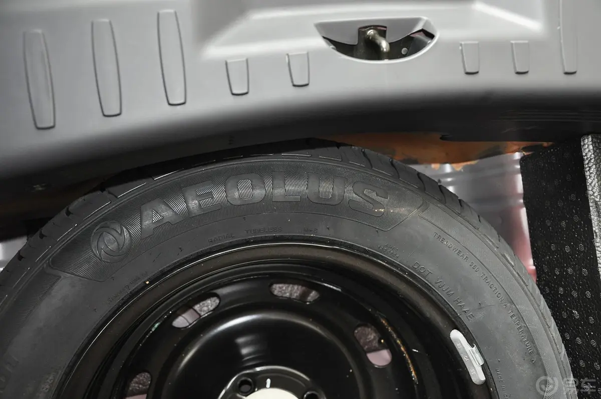 风神H30Cross 1.6L 手动 尊逸版备胎品牌
