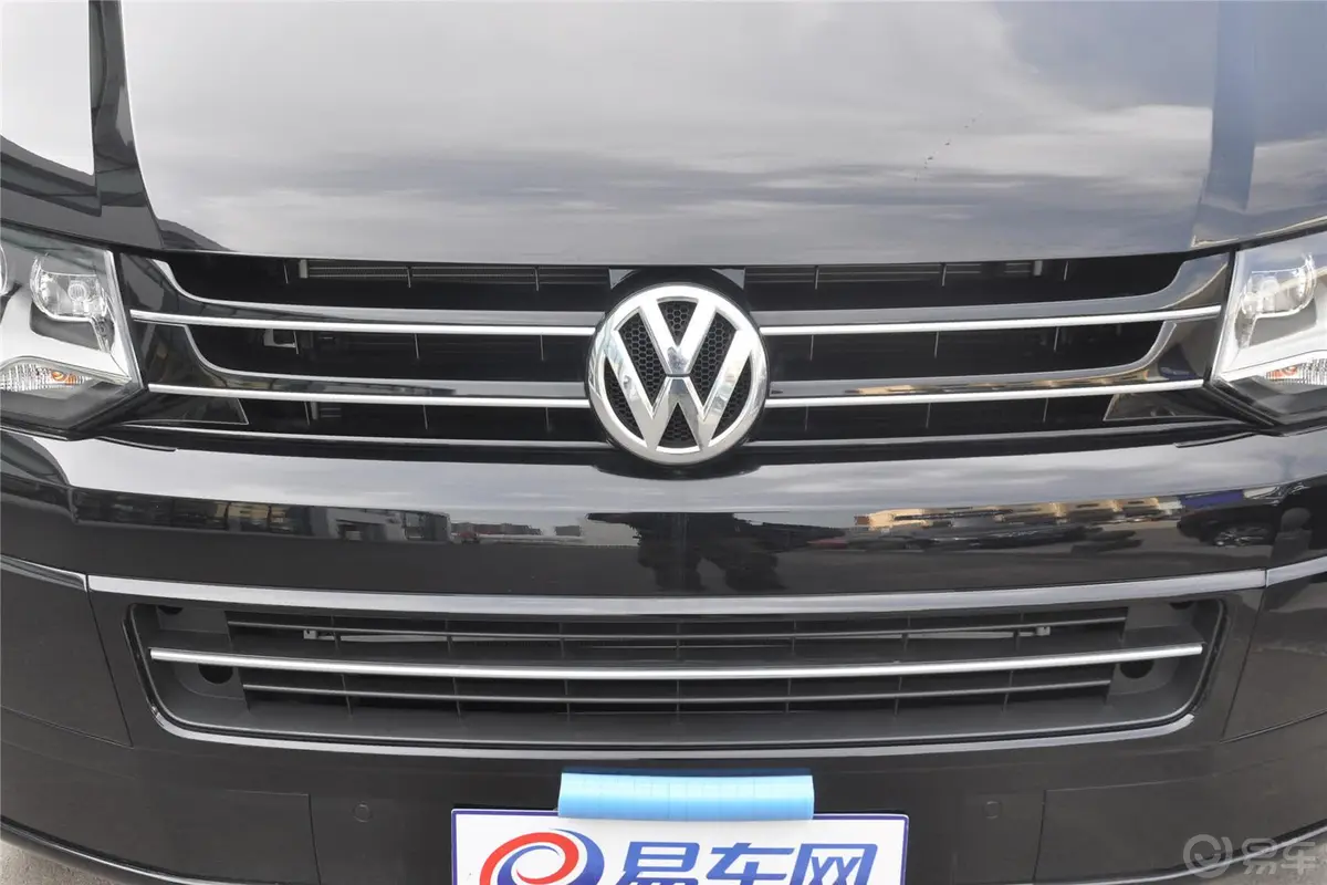 迈特威2.0TSI 双离合 行政版前格栅侧俯拍