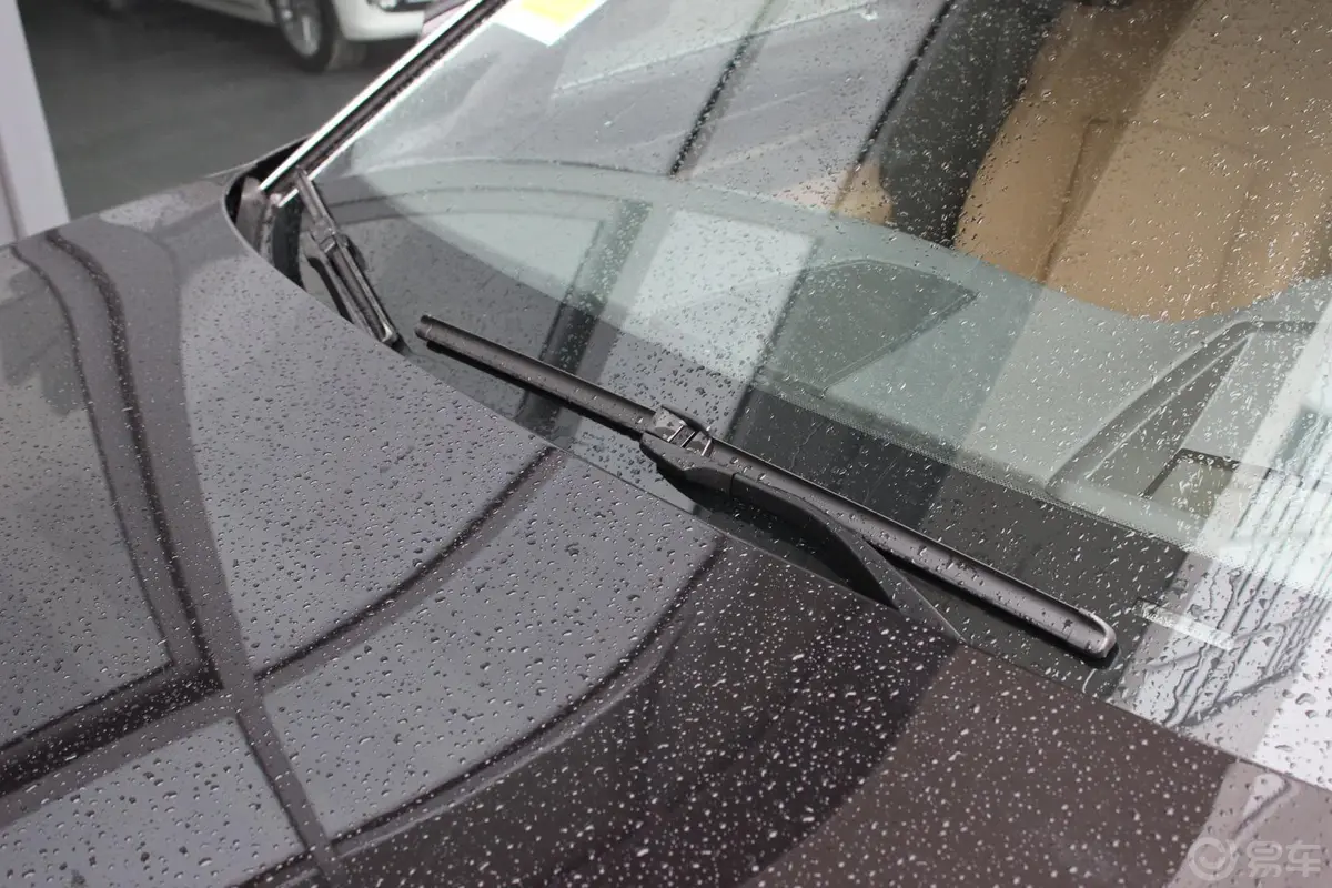 宝马7系740Li xDrive 马年限量版雨刷器（前）