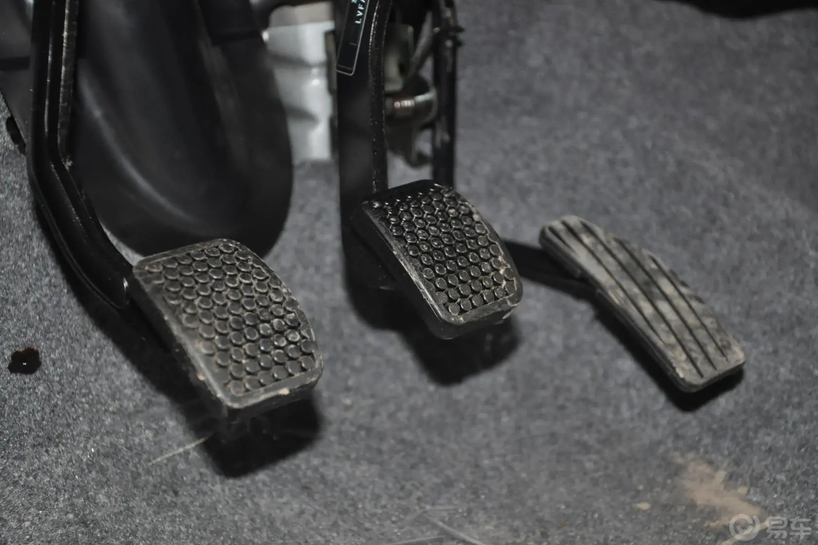 北斗星创业版 1.0L 手动 舒适型脚踏板