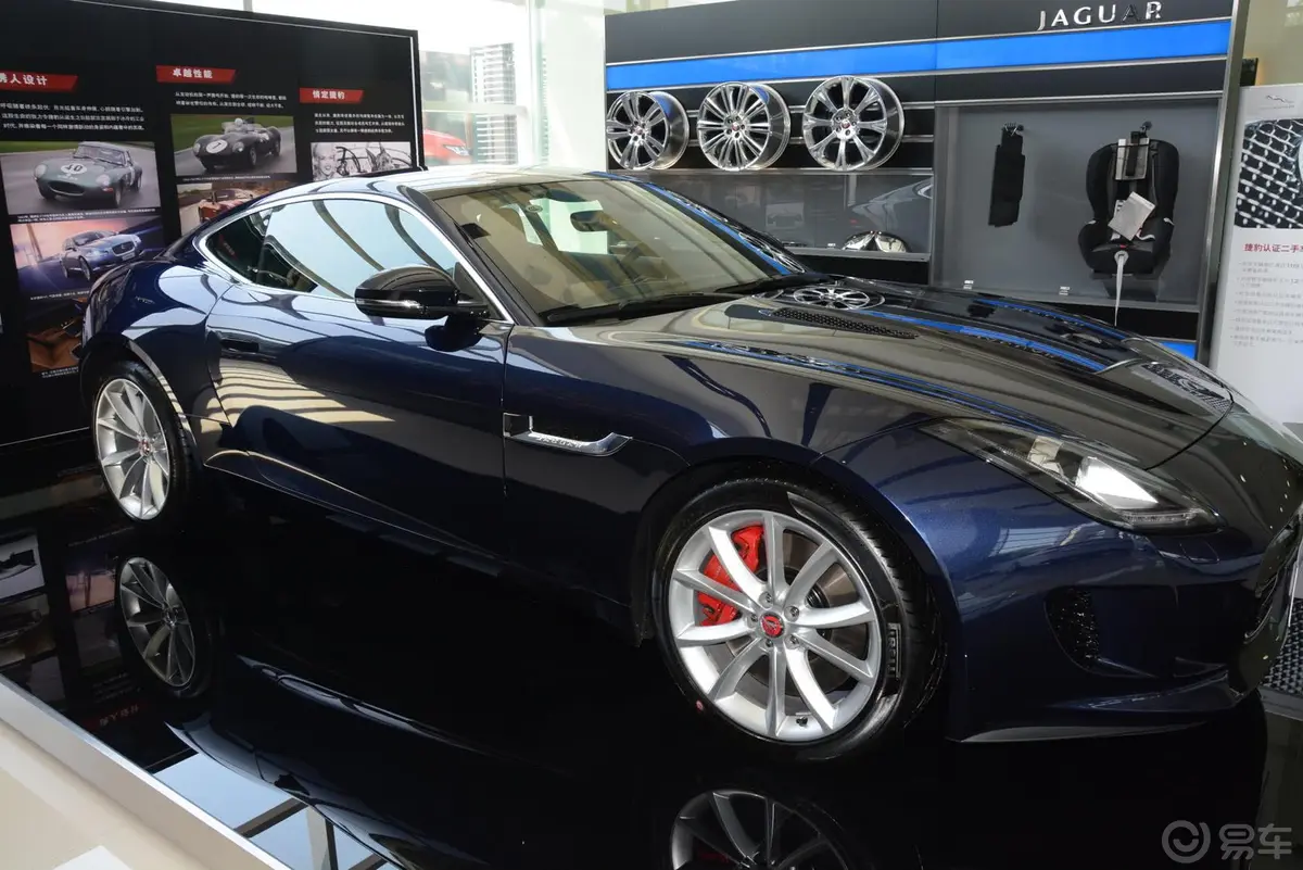 捷豹F-TYPE3.0T V6 S Coupe侧前45度车头向右水平