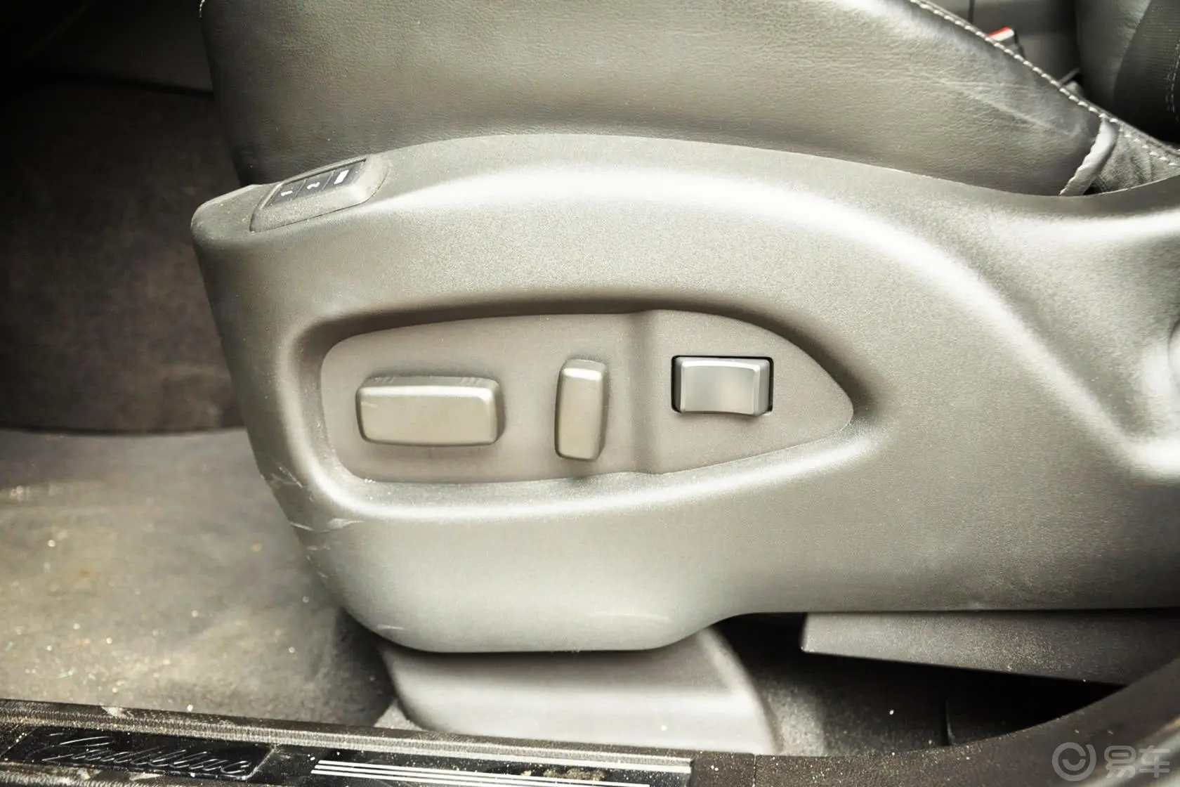 凯迪拉克SRX3.6L 手自一体 旗舰型座椅调节键