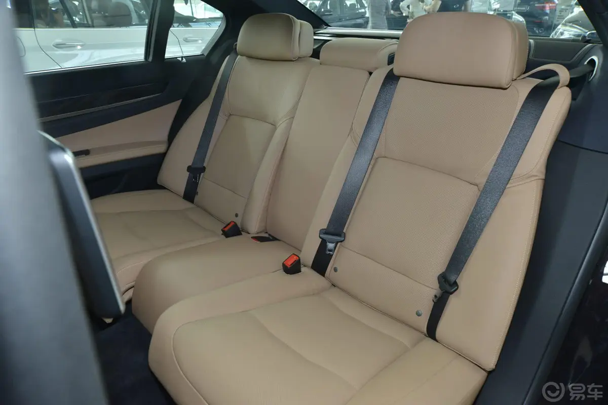 宝马7系740Li xDrive 马年限量版后排座椅
