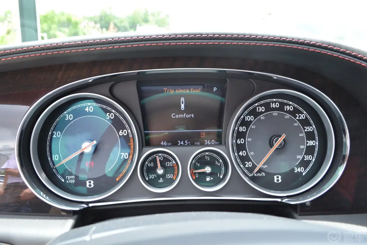 欧陆GT 4.0L V8 S 敞篷版仪表盘背光显示