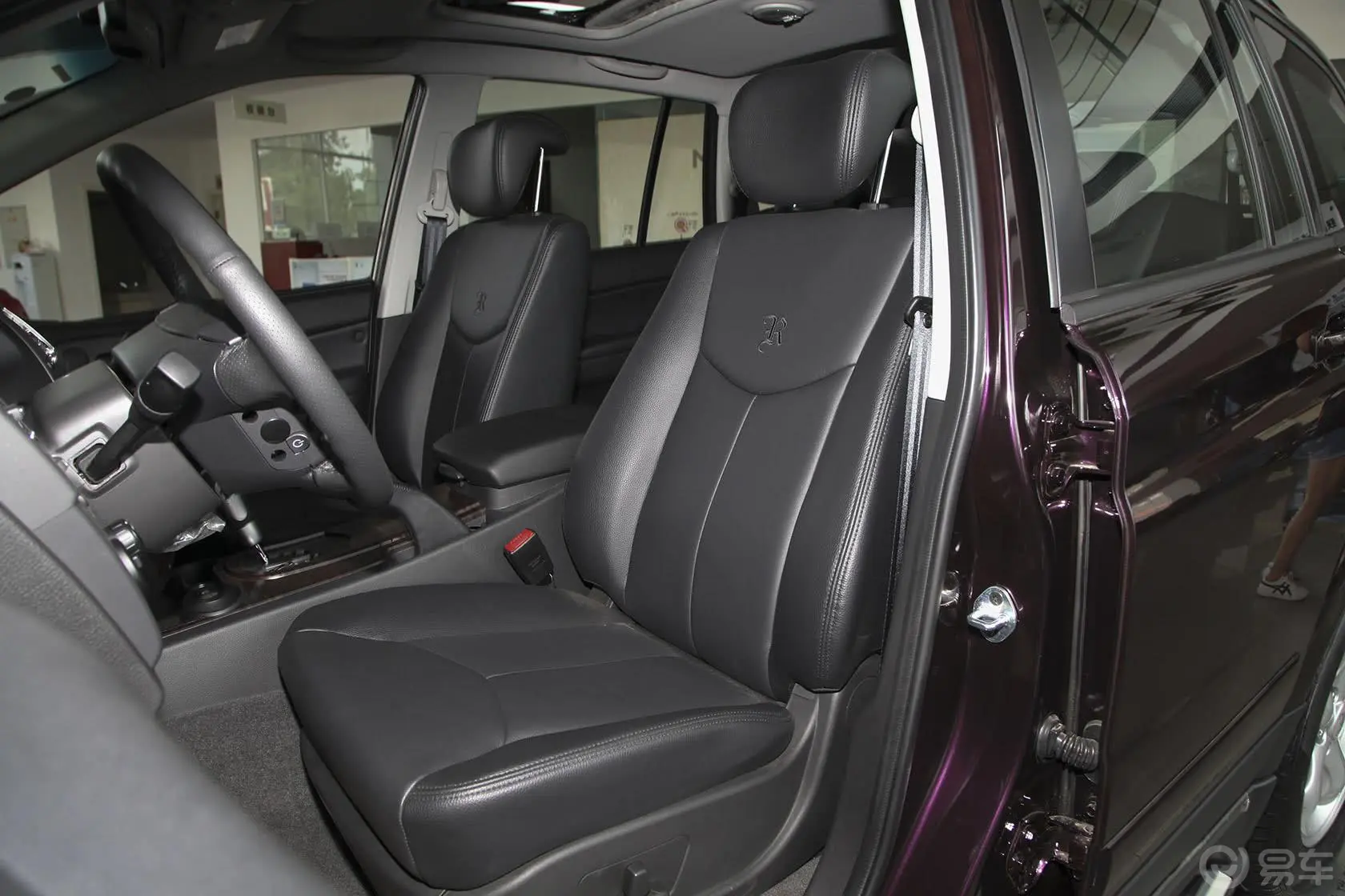 荣威W51.8T 自动 四驱 豪域特装版驾驶员座椅