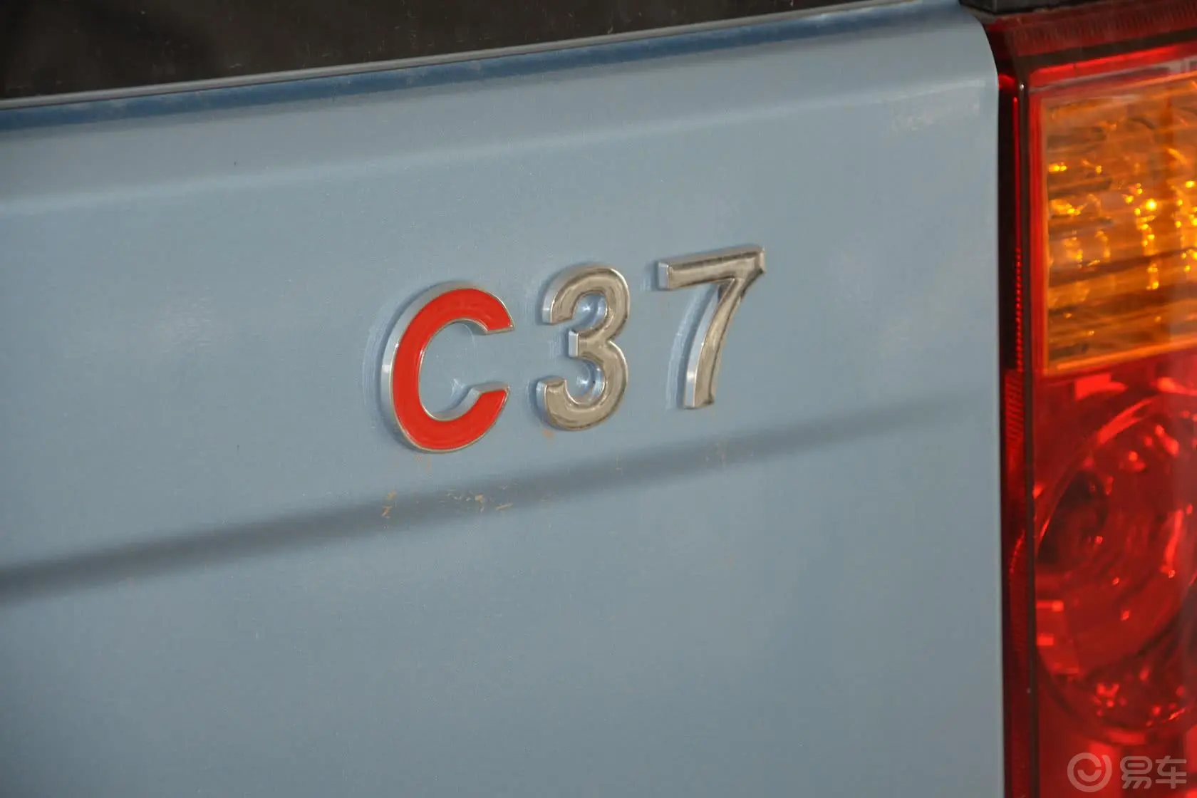 东风小康C37C37 舒适型尾标