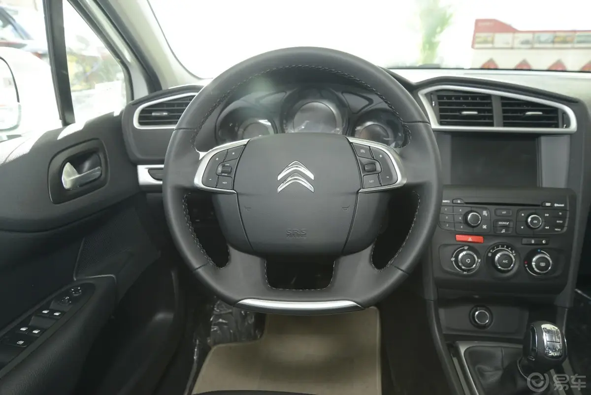 雪铁龙C4L1.8L 手动 智驱版劲享型驾驶位区域