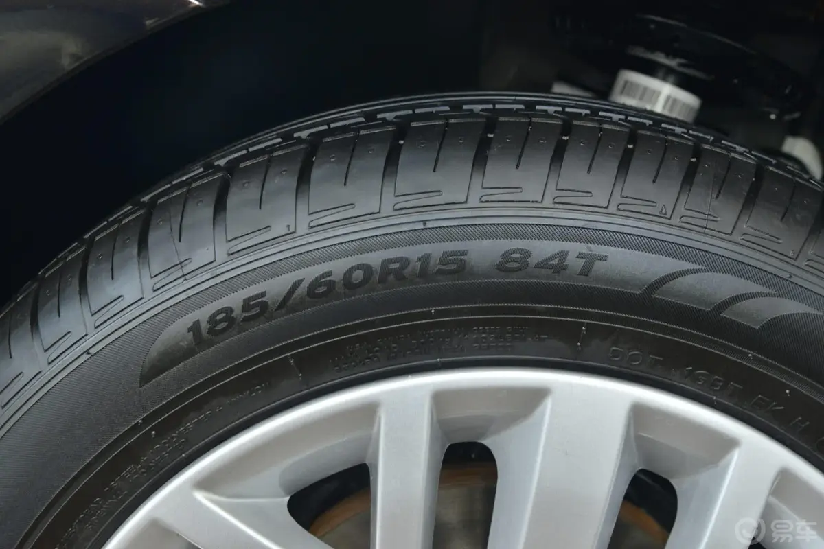 桑塔纳1.6L 自动 豪华版轮胎规格