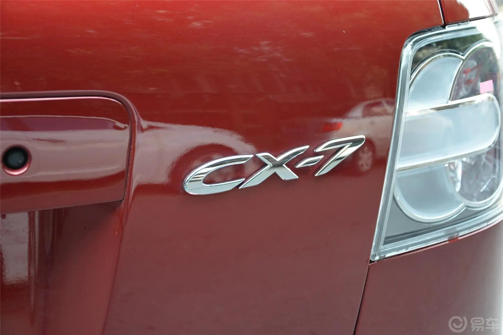 马自达CX-72.5L 两驱 尊贵版尾标