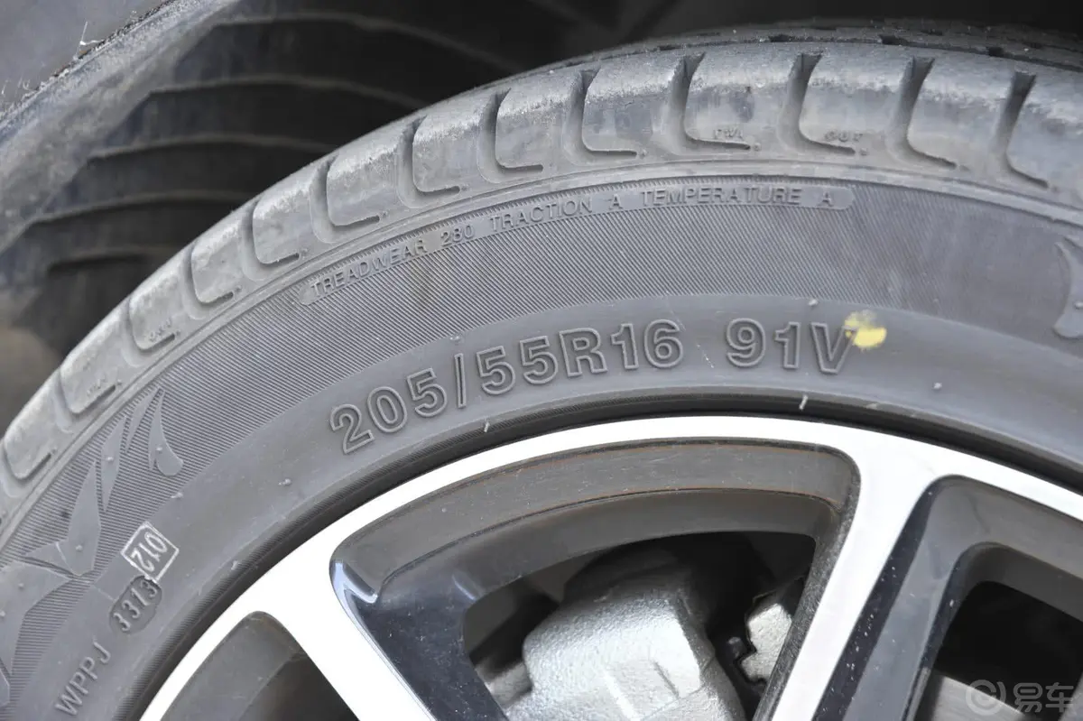 奔腾B501.6L 自动 豪华型轮胎规格