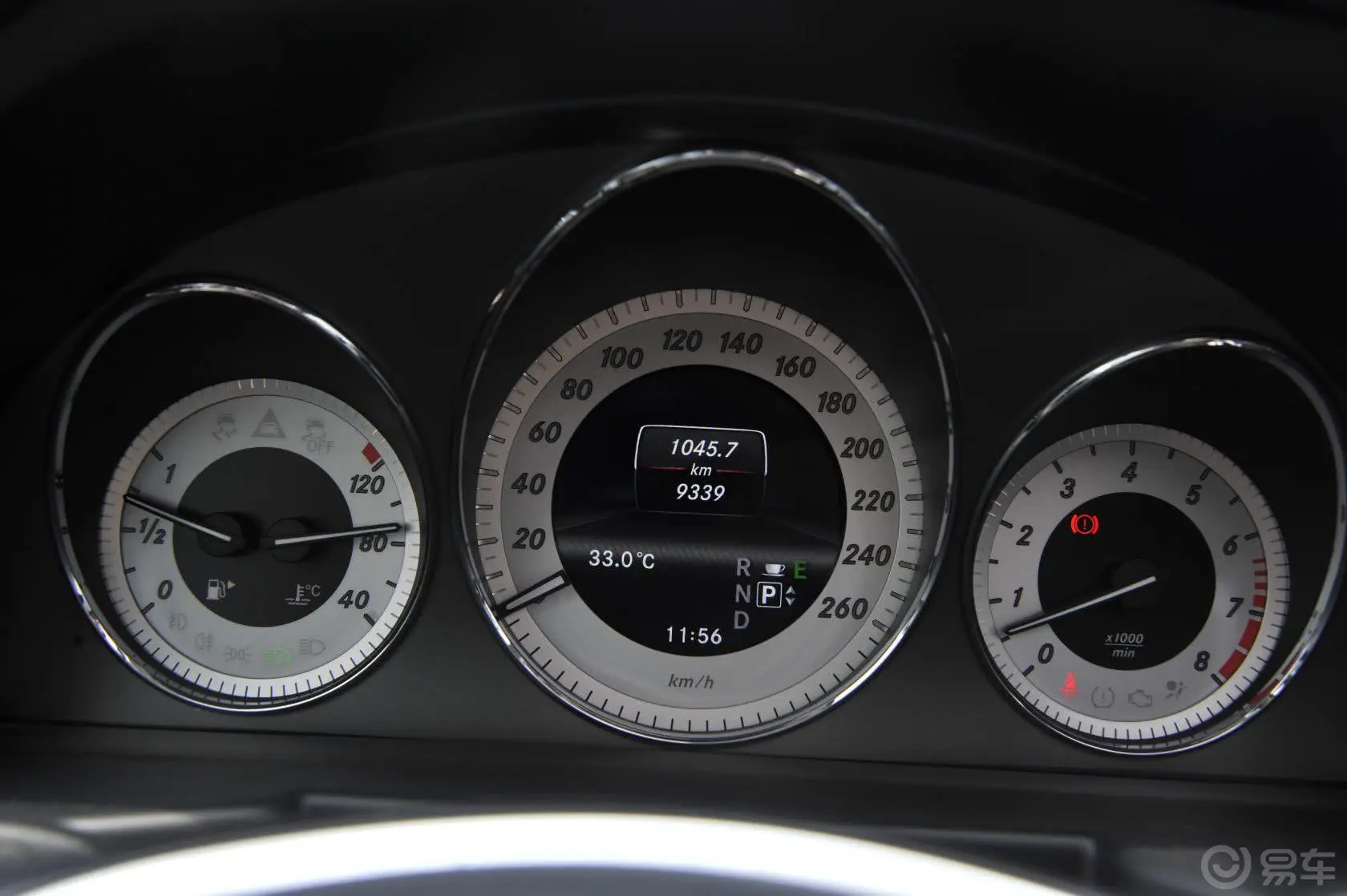 奔驰GLK级GLK 300 3.0L 自动 豪华型 改款仪表盘背光显示