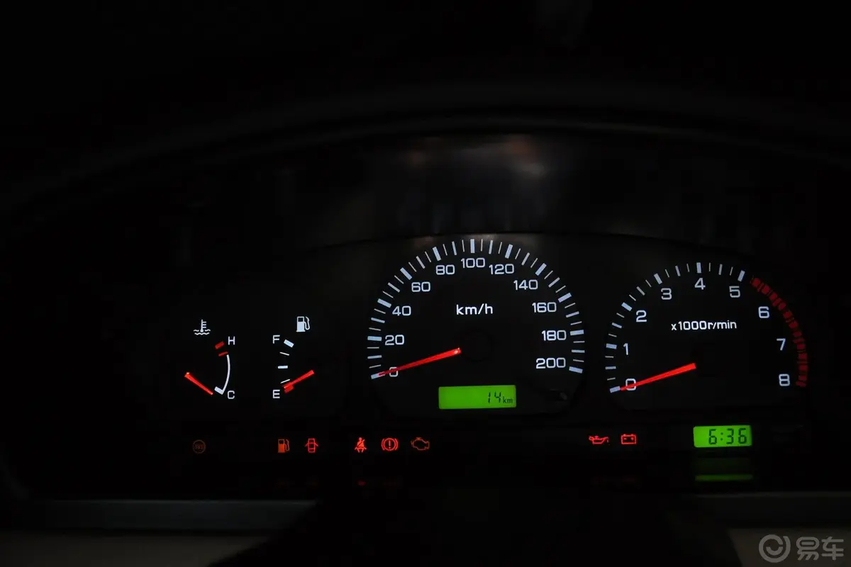 锐骐2WD ZG24汽油标准版 国IV仪表盘背光显示