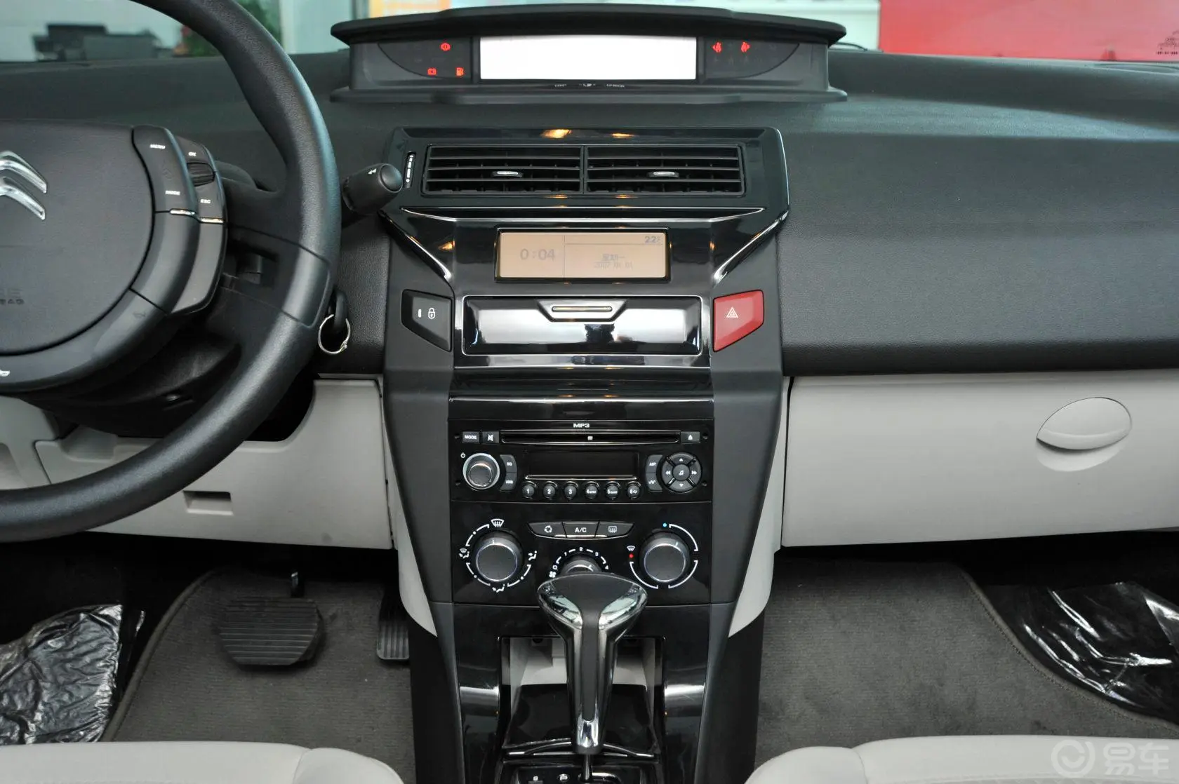世嘉三厢 1.6L 自动 品尚型中控台整体