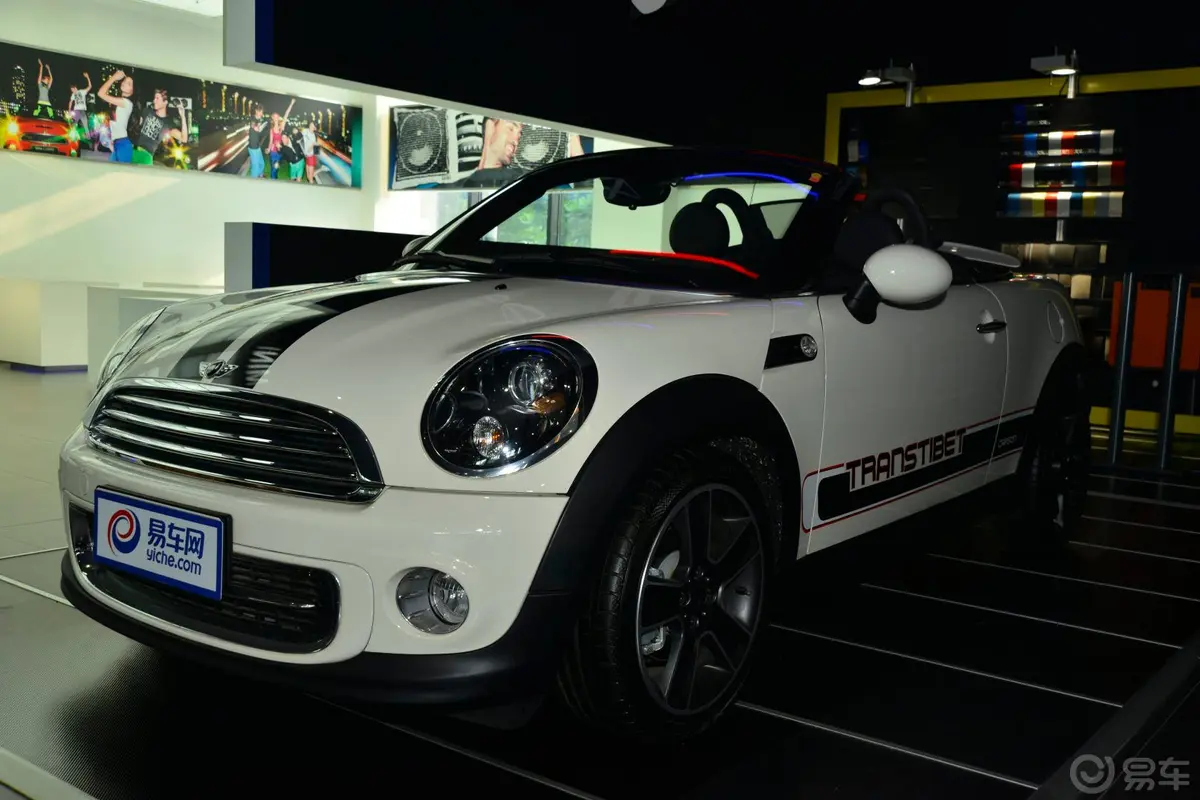 MINI ROADSTERCOOPER 1.6L 自动侧前45度车头向左水平