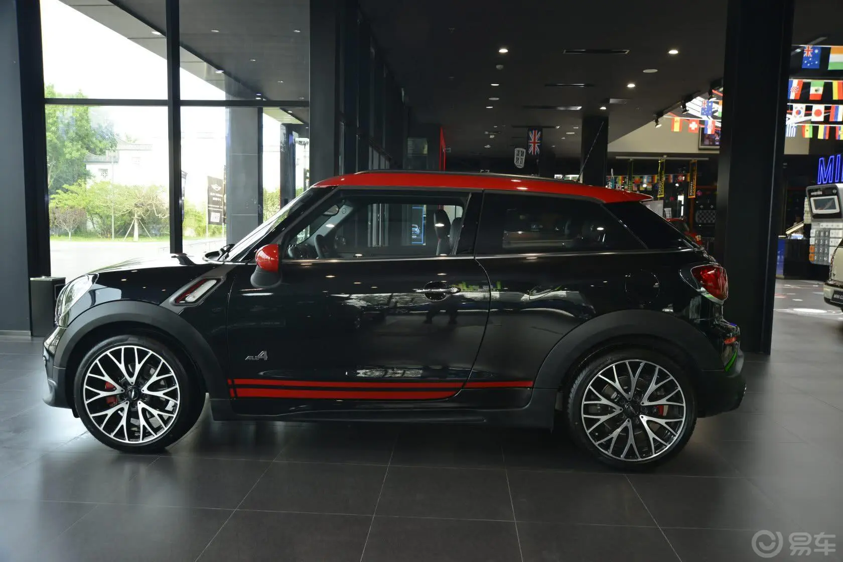 MINI JCW PACEMAN1.6T JCW ALL 4正侧车头向左水平