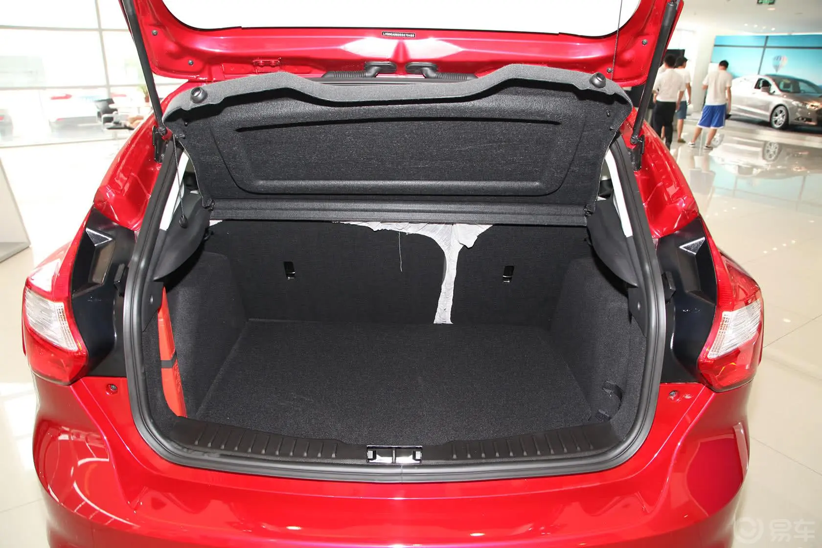 福克斯两厢 1.6L 自动 舒适型行李箱空间