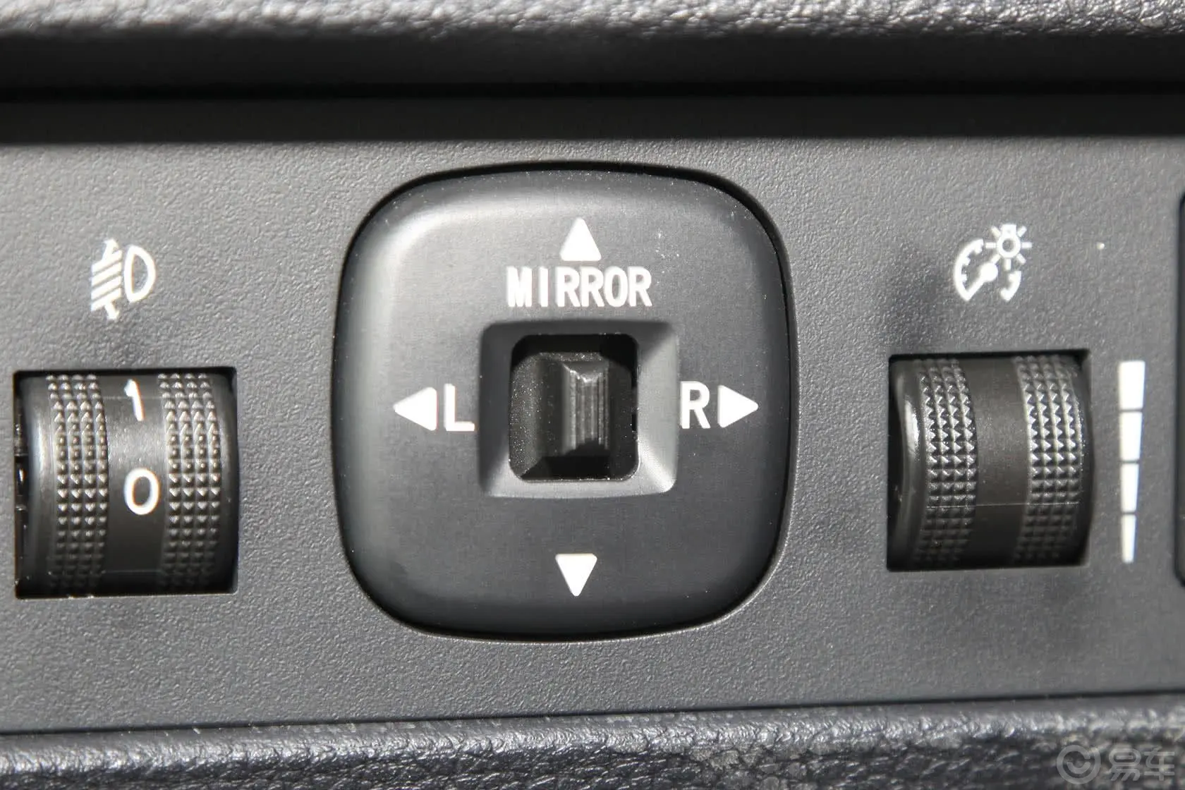 海马S72.0L 手动 智享版外后视镜控制键