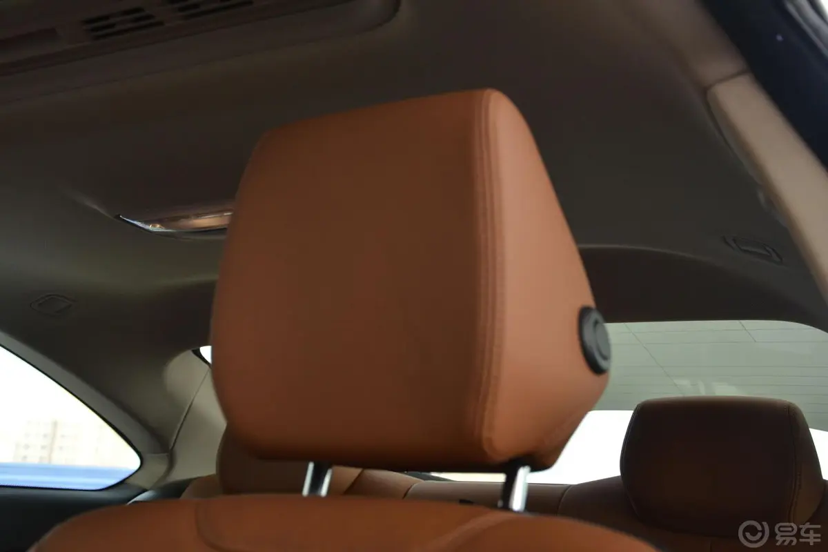 宝马4系双门轿跑车 428i xDrive 豪华设计套装驾驶员头枕