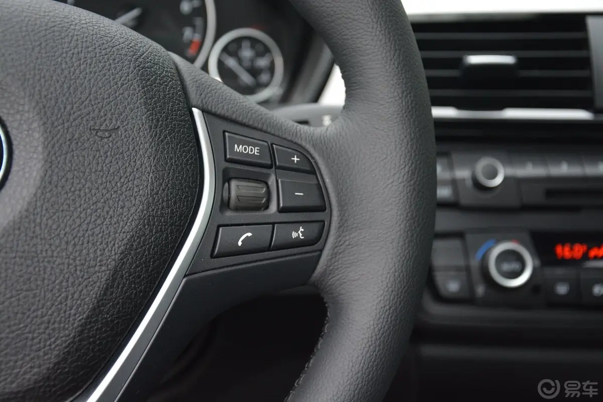 宝马4系双门轿跑车 420i 时尚型方向盘功能键（右）