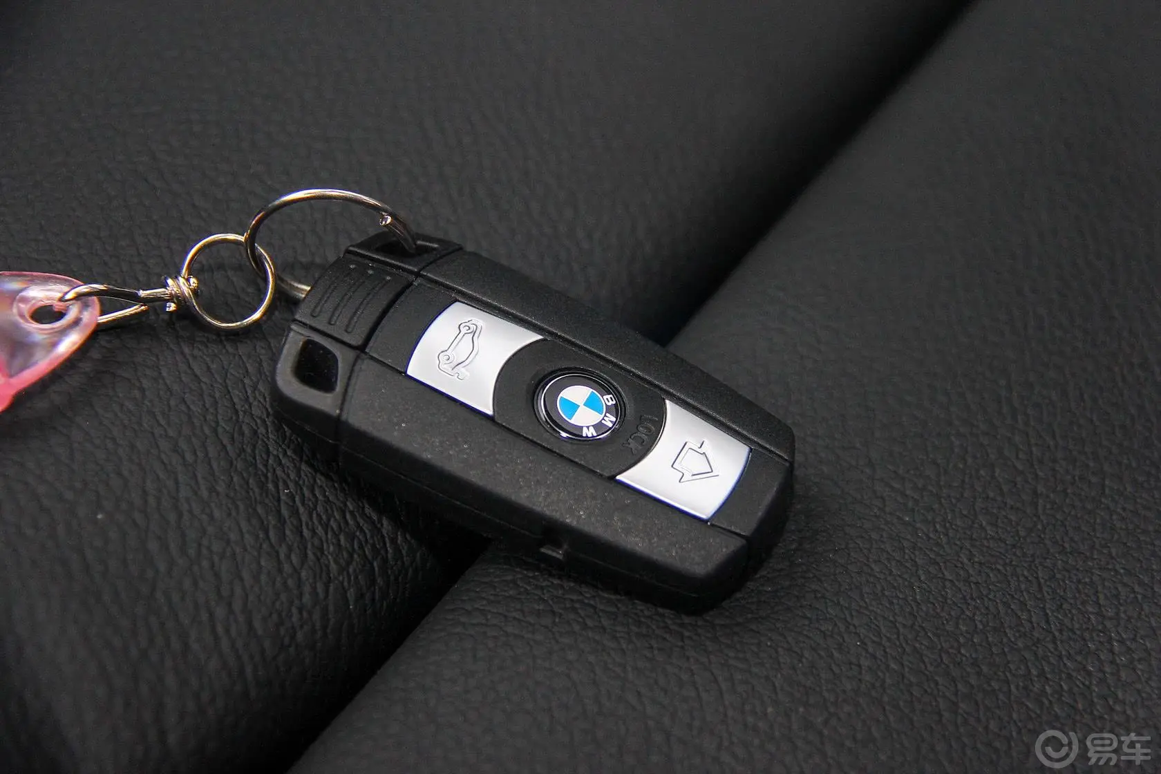 宝马X1sDrive18i 运动设计套装钥匙