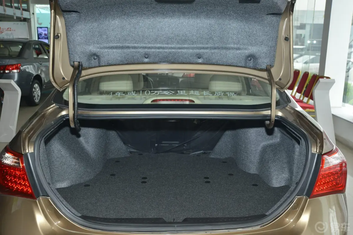 比亚迪G61.5TI 手动 尊贵型行李箱空间