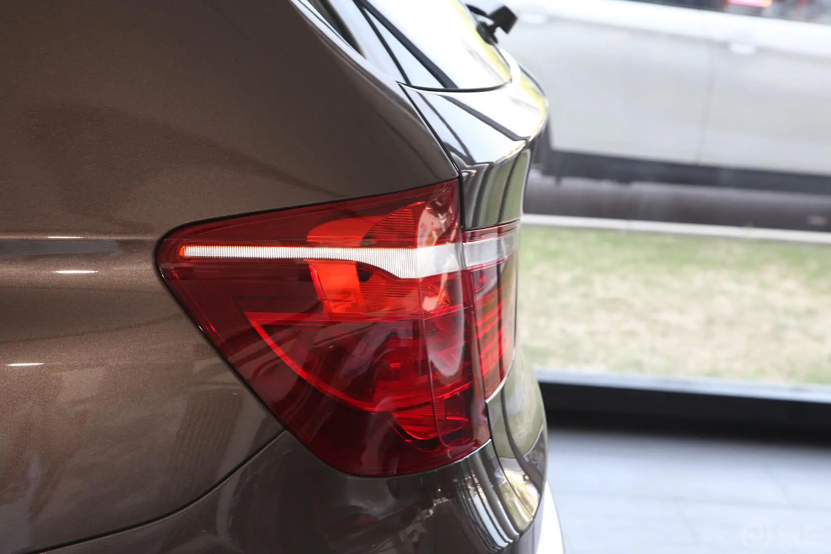 宝马X3(进口)改款 xDrive28i 领先型尾灯侧45度俯拍