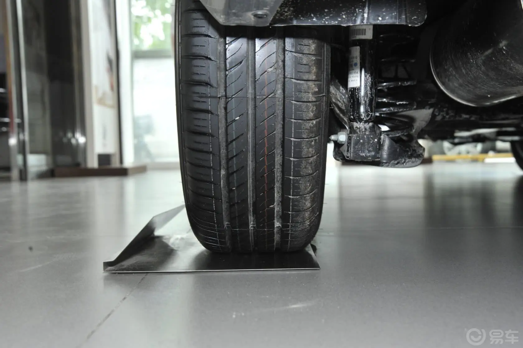 桑塔纳1.6L 自动 舒适版轮胎花纹