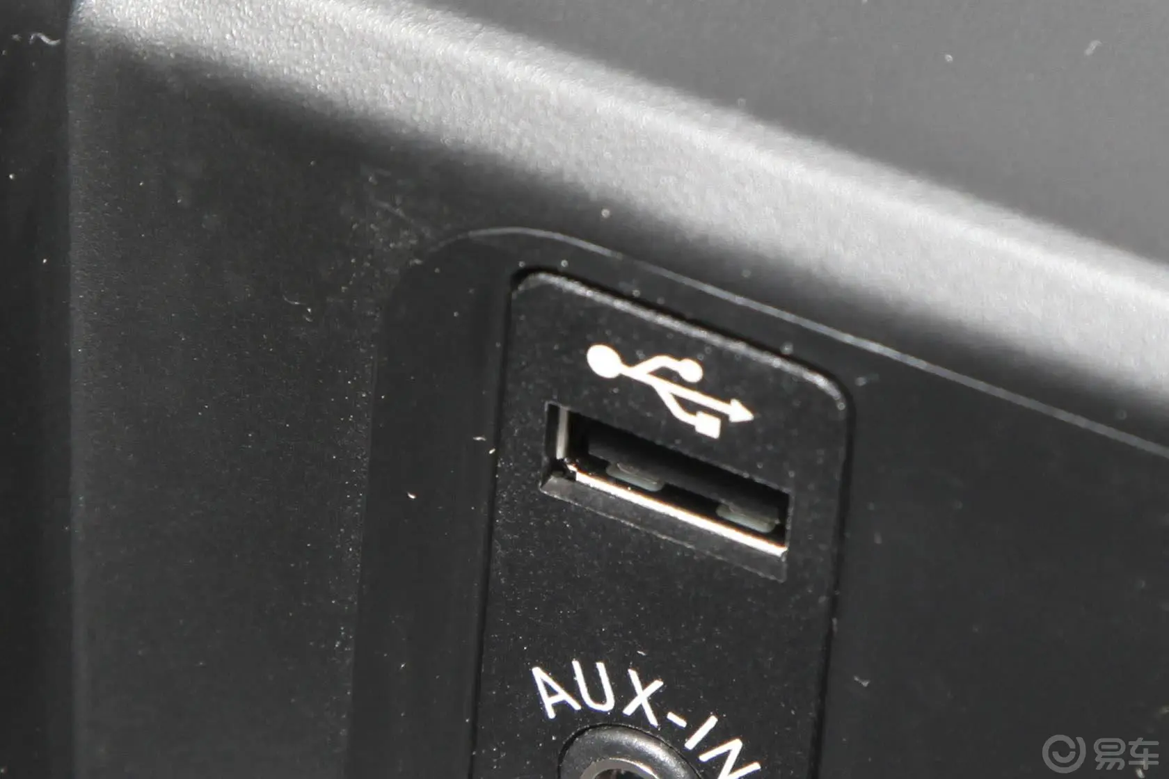 宝马X3(进口)改款 xDrive28i 领先型USB接口