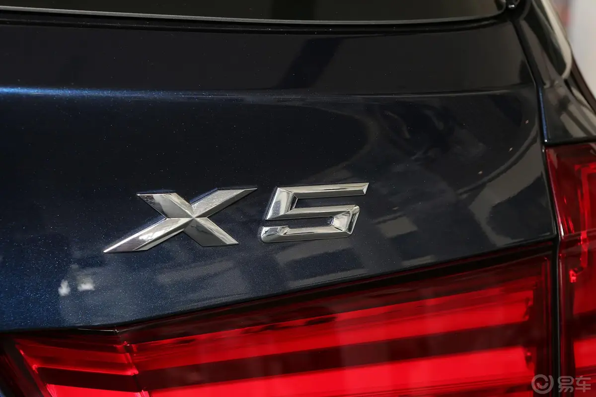 宝马X5(进口)xDrive35i 领先型尾标