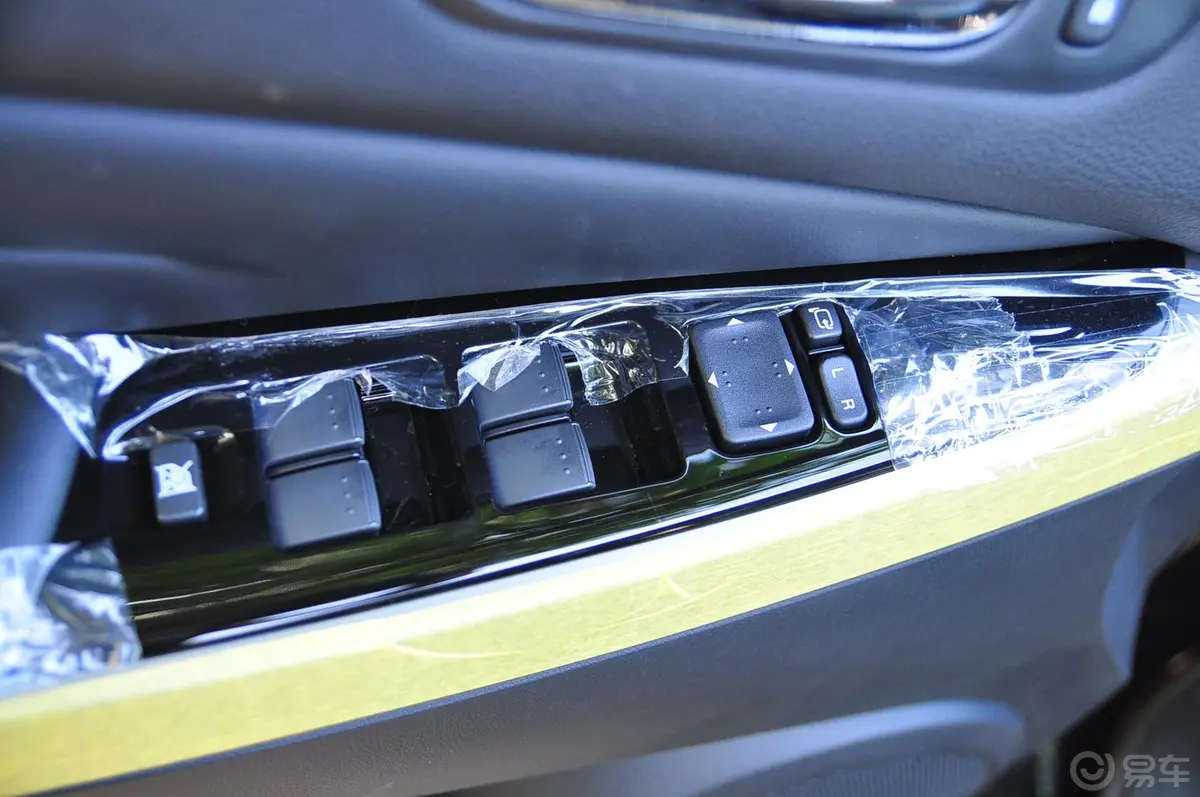 马自达CX-72.5L 两驱 豪华版车窗升降键
