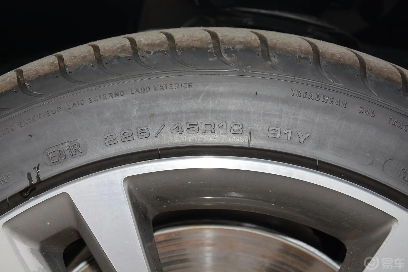 宝马4系敞篷轿跑车 435i 运动设计套装轮胎规格