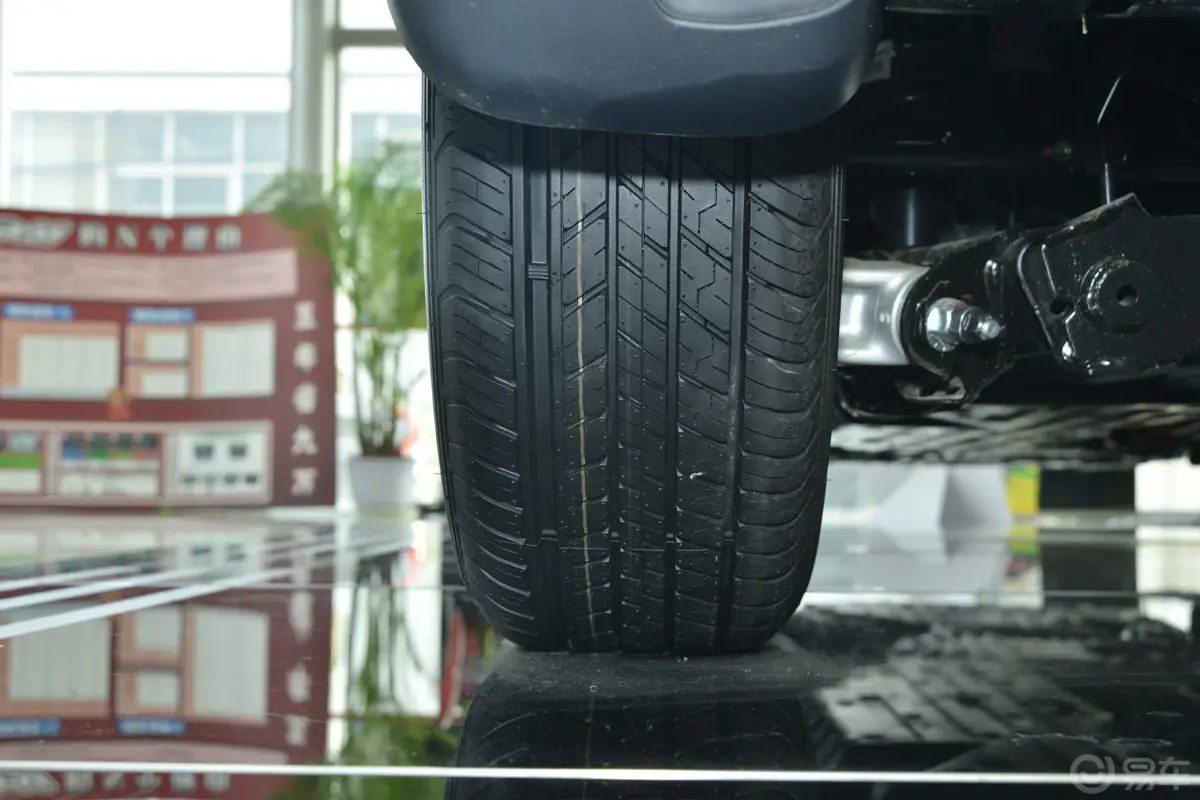 本田CR-V2.4L 四驱 豪华版轮胎花纹