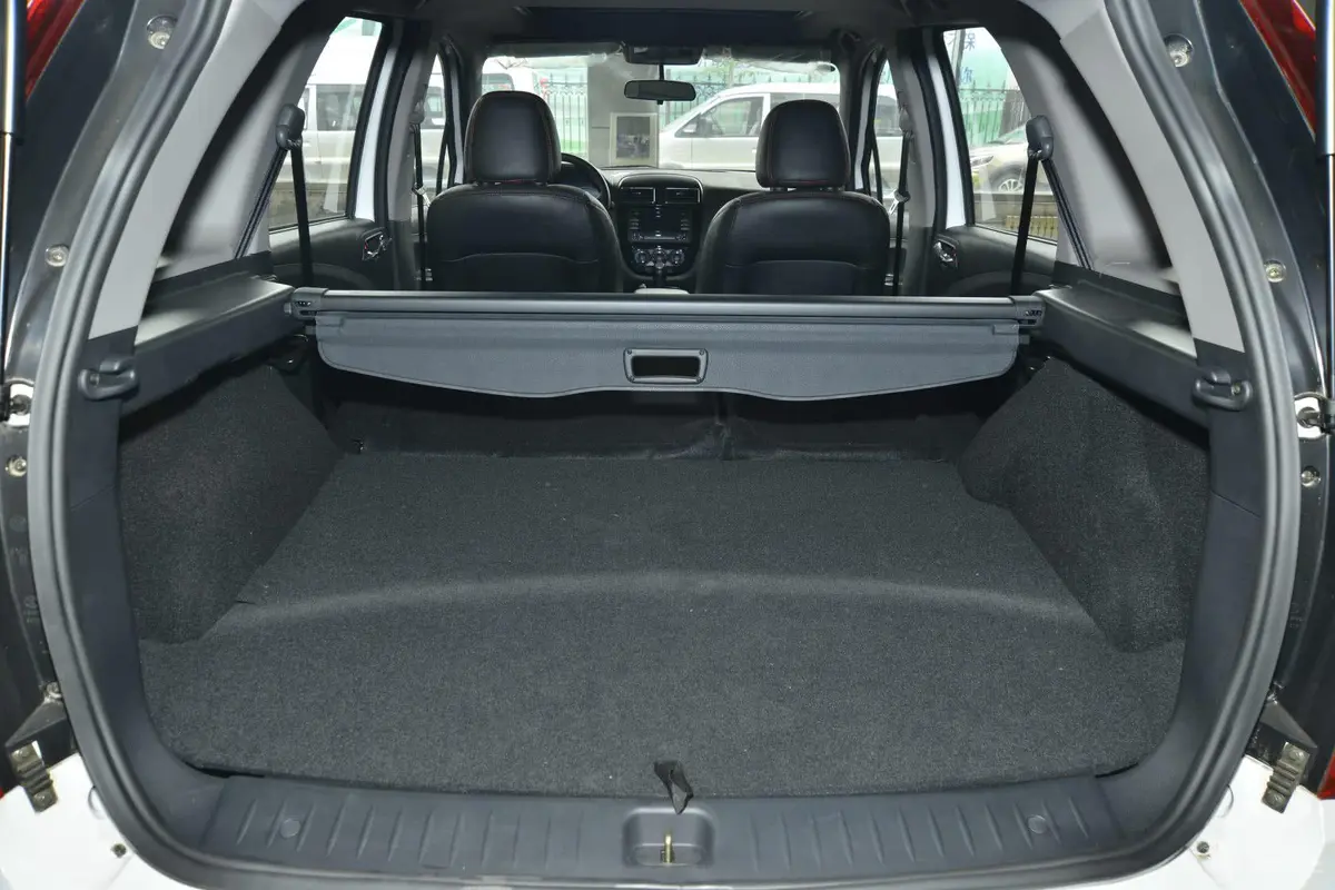 景逸X5X5 1.6L 手动 尊享型 国IV空间