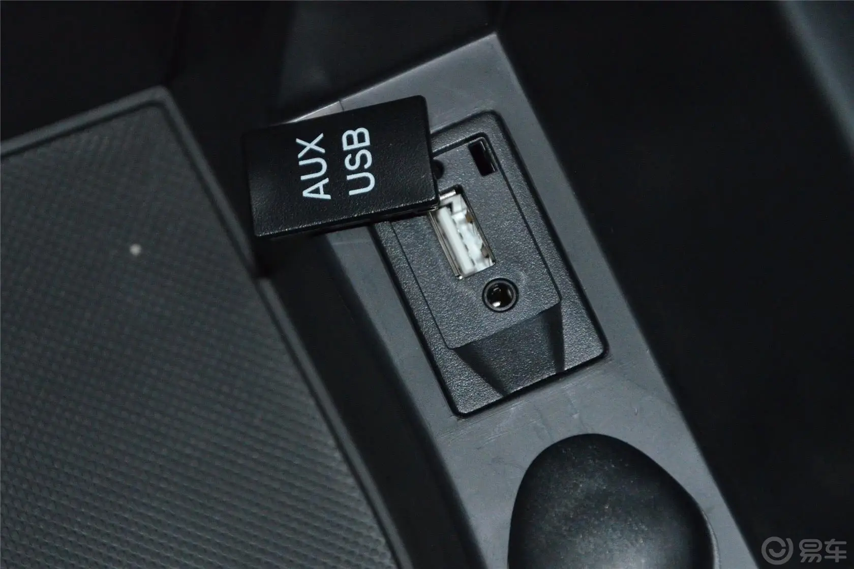 哈弗H21.5T 手动 两驱 尊贵型USB接口