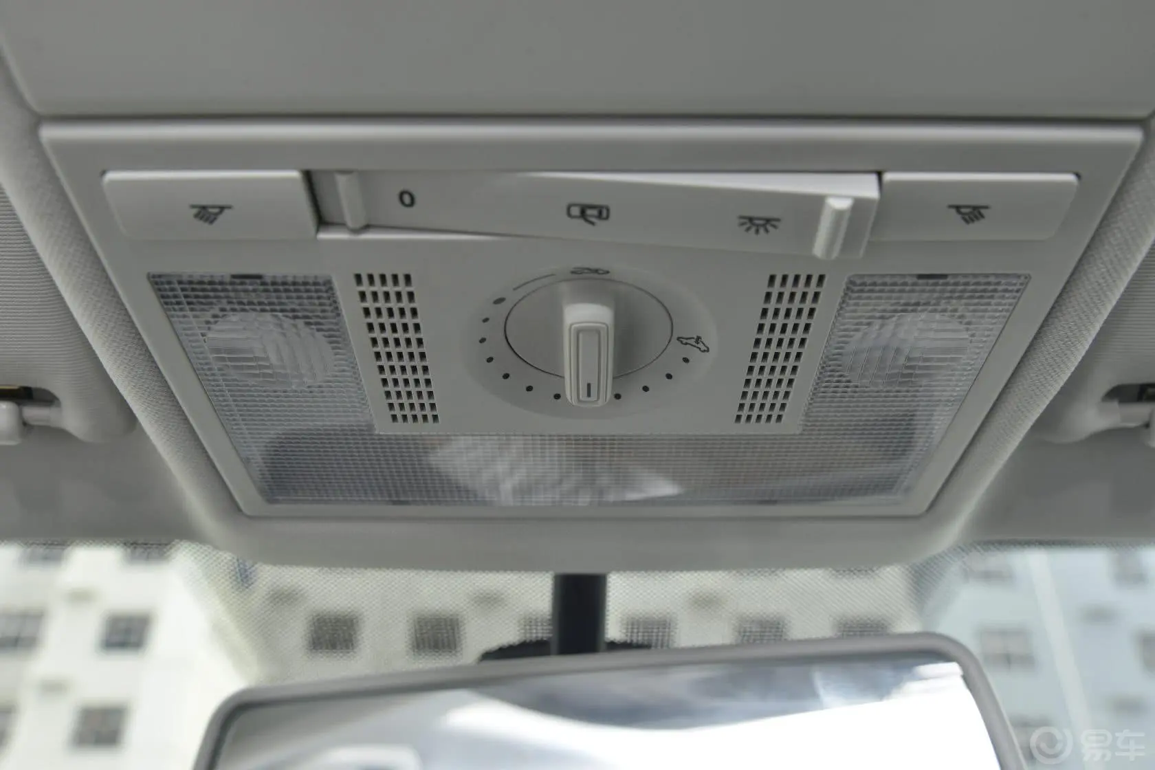 Polo1.6L 自动 豪华版前排车顶中央控制区