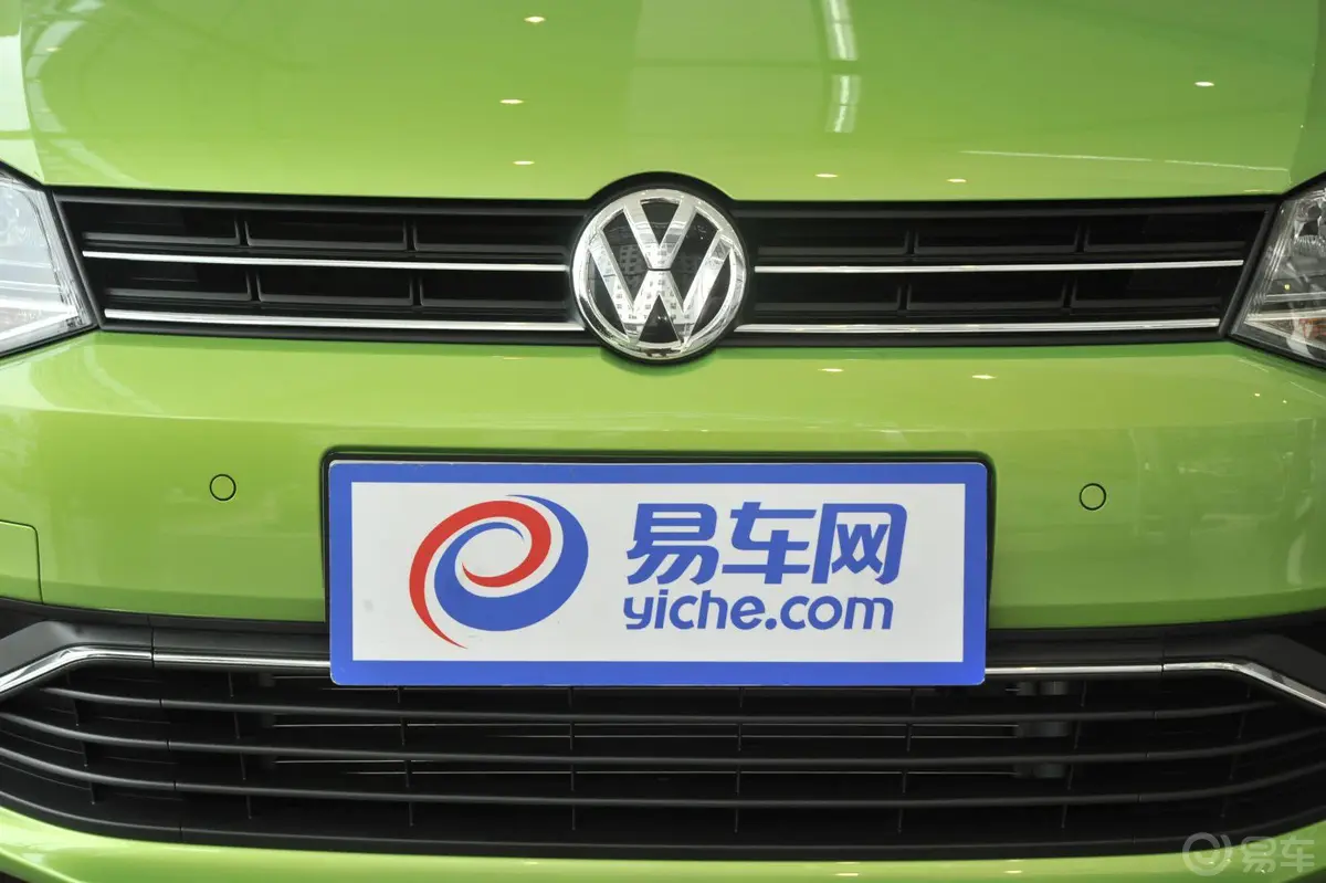 Polo1.6L 自动 豪华版前格栅侧俯拍