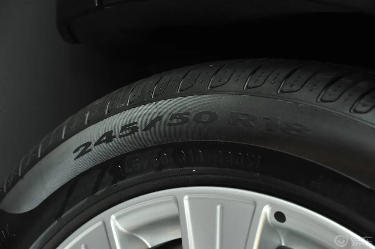 奔驰S级400L 尊贵型轮胎规格