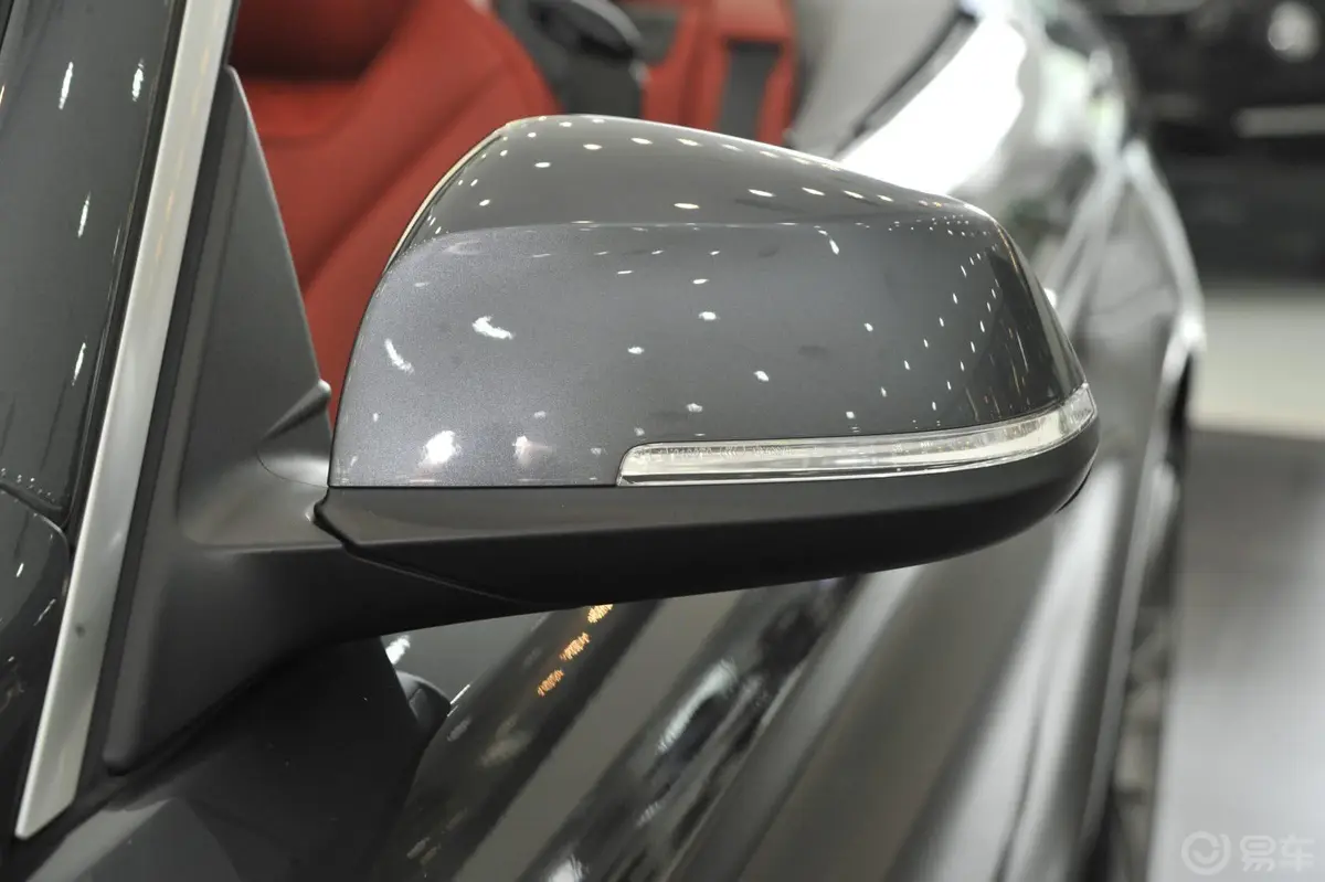 宝马4系敞篷轿跑车 428i xDrive 设计套装型后视镜转向灯（前）