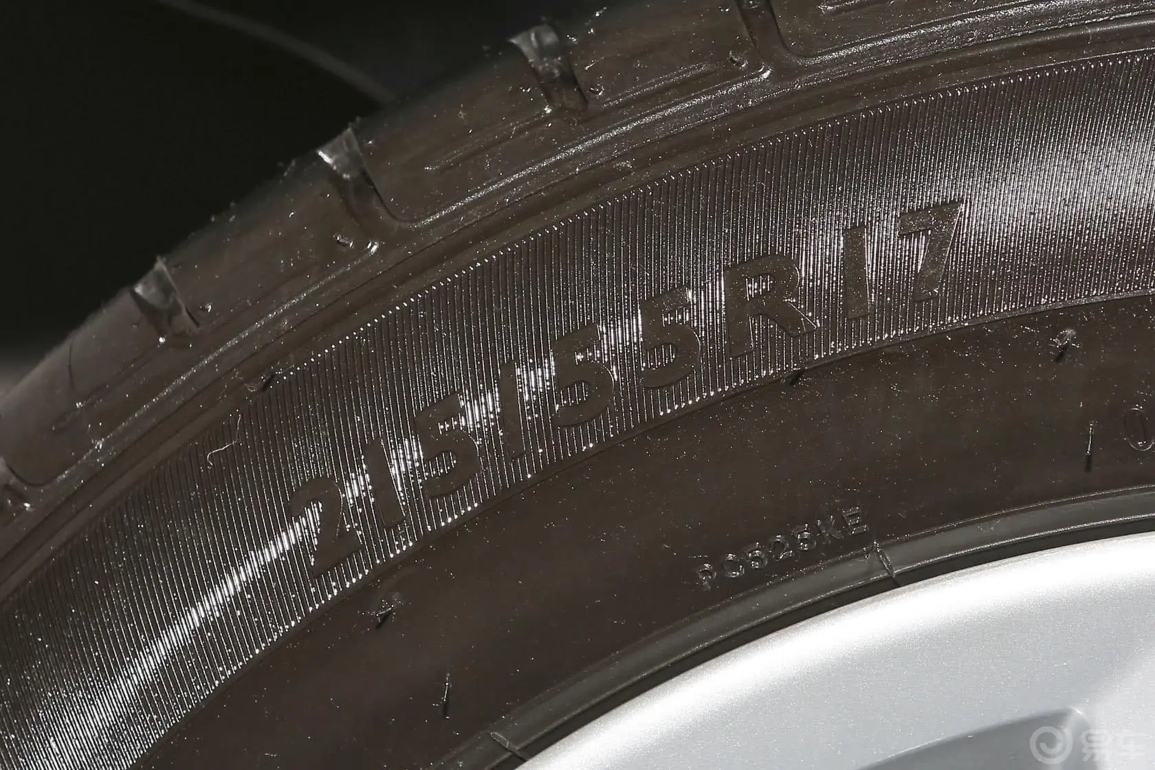 帕萨特2.0T 双离合 御尊版轮胎规格