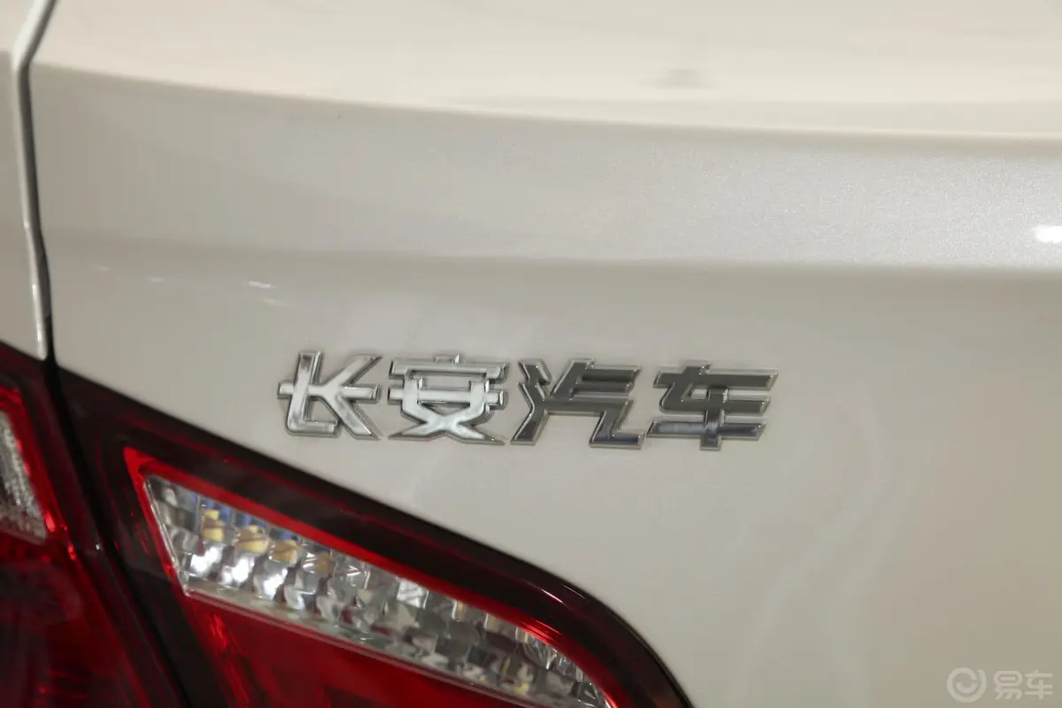 逸动1.6L 手动 精英型外观