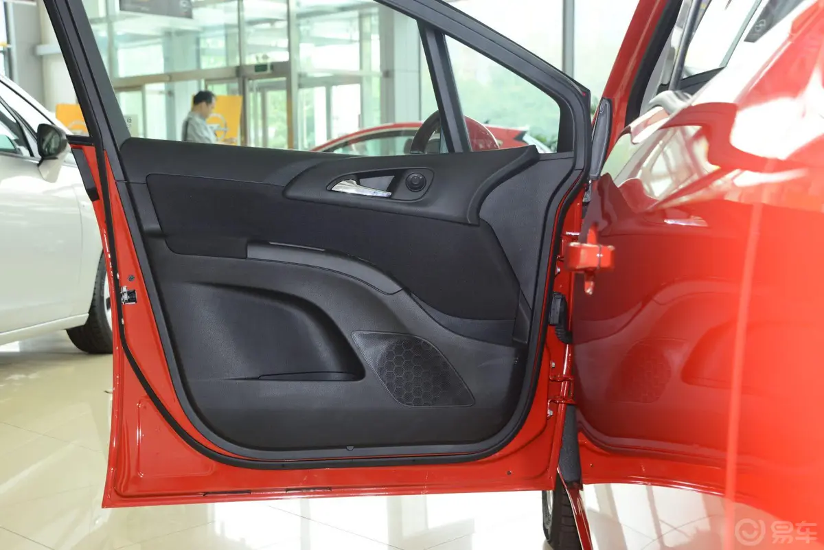 麦瑞纳1.4T 舒适型驾驶员侧车门内门板