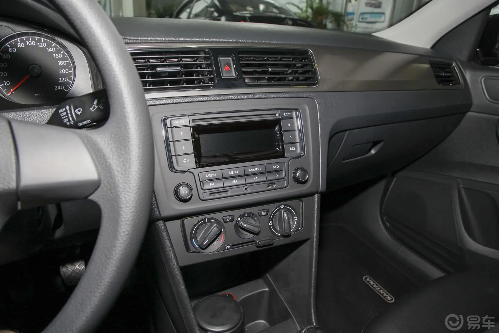 桑塔纳1.4L 手动 舒适版中控台驾驶员方向