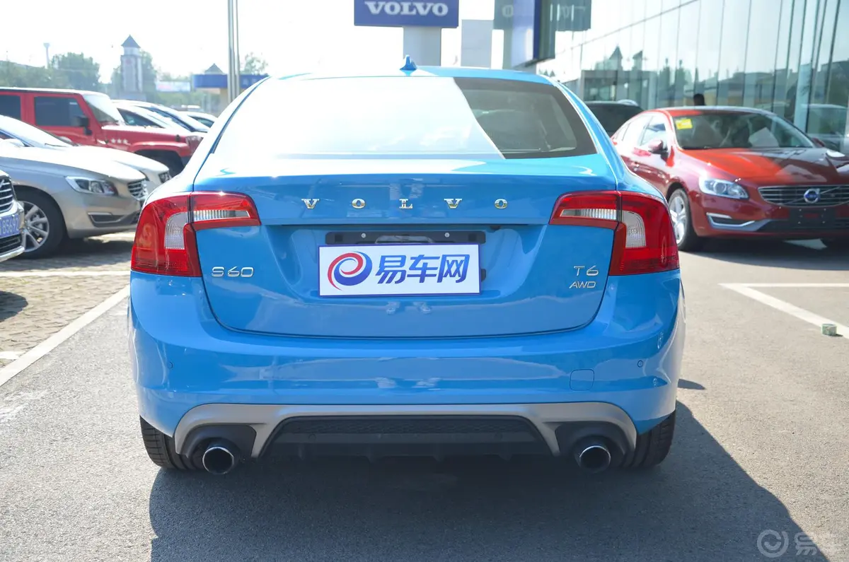 沃尔沃S60(进口)3.0T T6 R-Design个性运动版正后水平