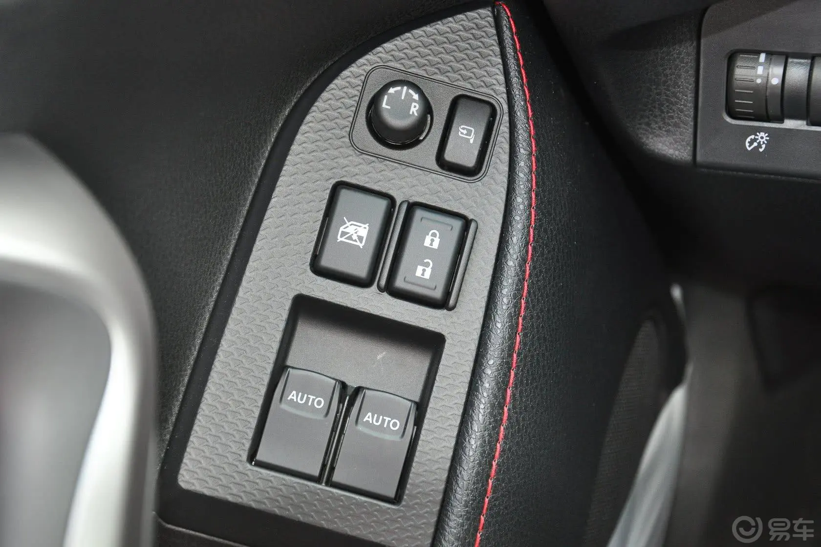 丰田862.0L 自动 豪华型车窗升降键