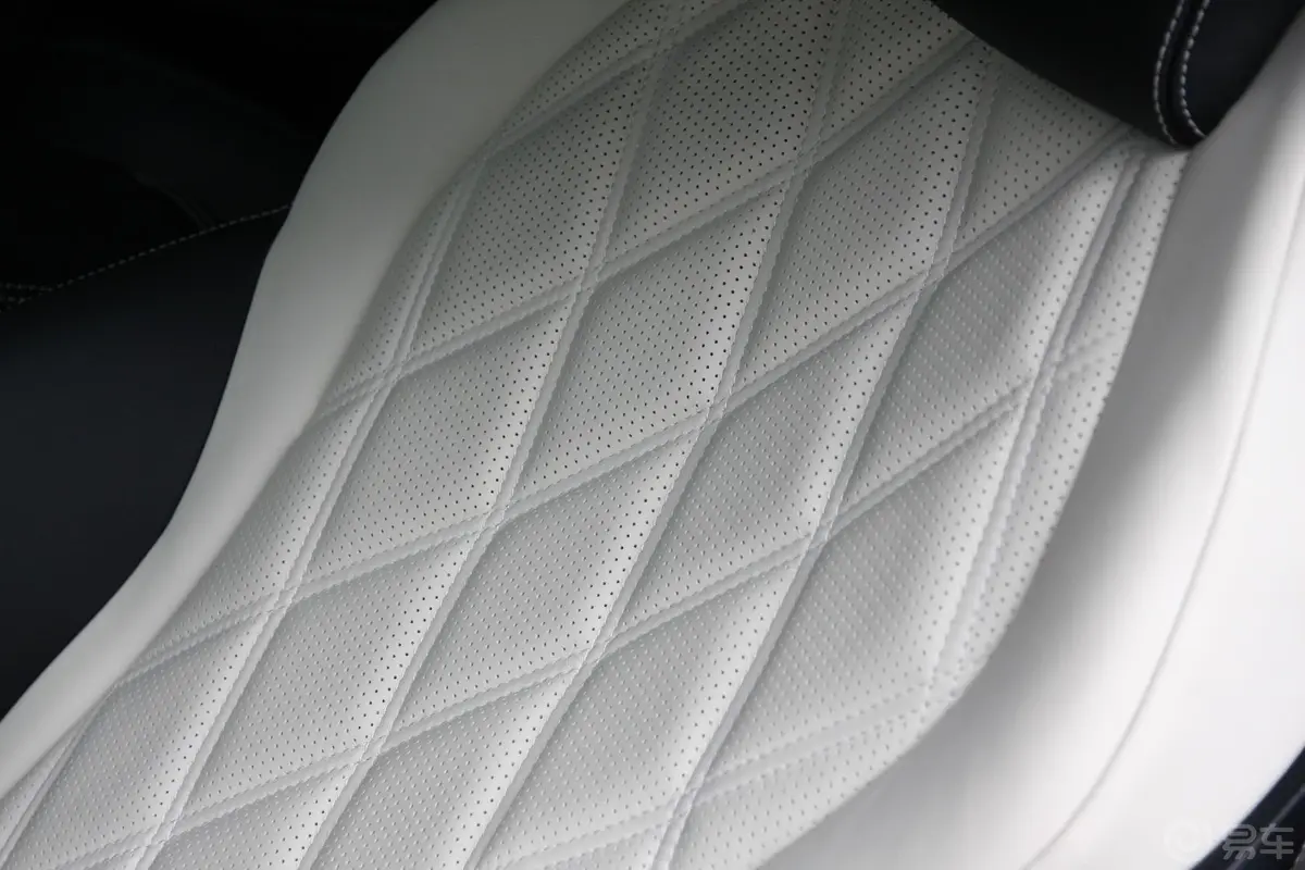 欧陆GT 4.0L V8 S座椅特殊细节