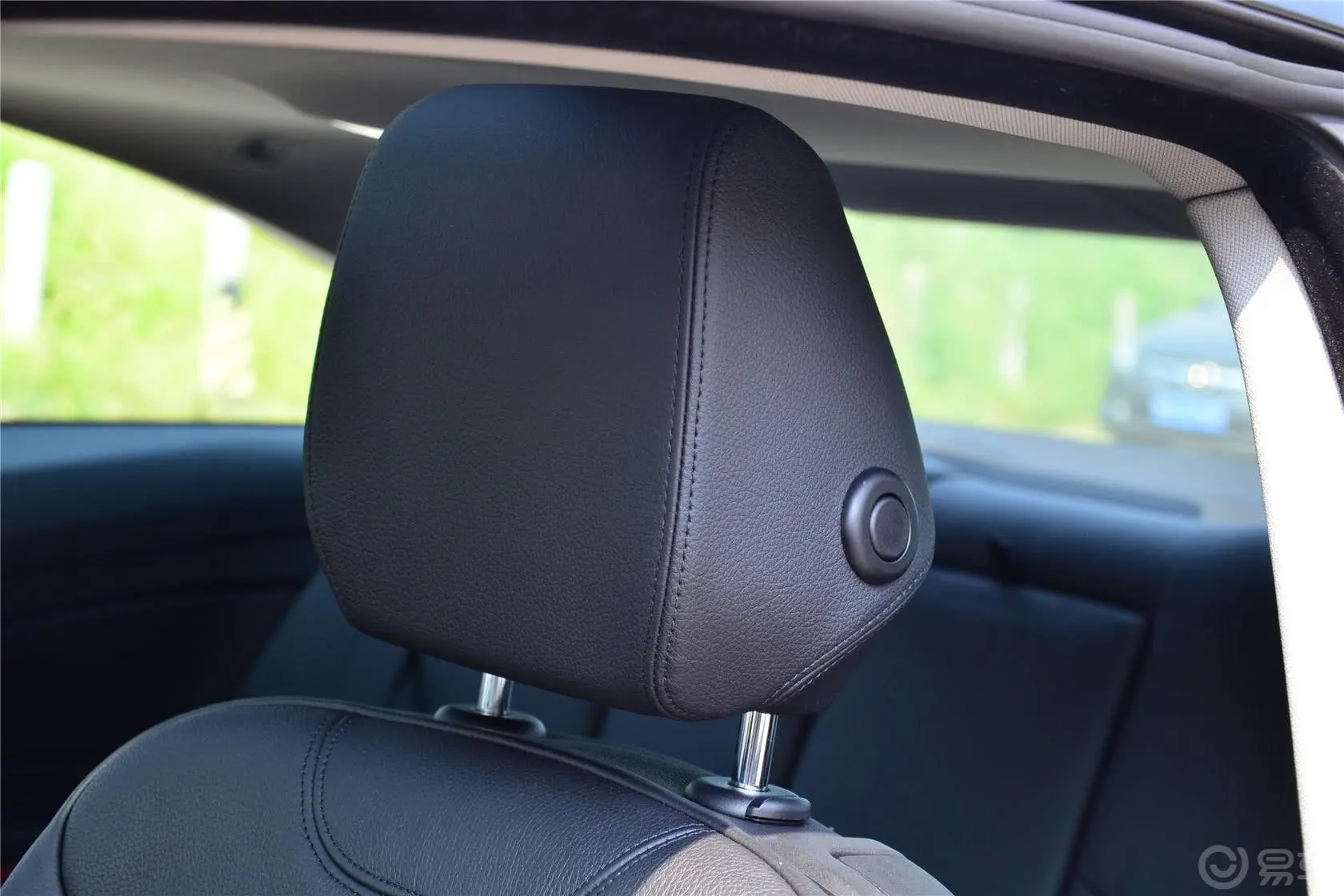 宝马4系双门轿跑车 435i xDrive 运动设计套装驾驶员头枕